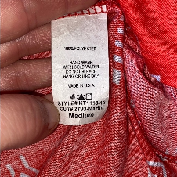 Cute top - Picture 2 of 3